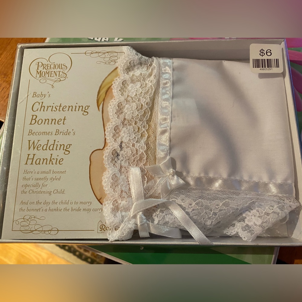 Baby christening/baptism bonnet NWT